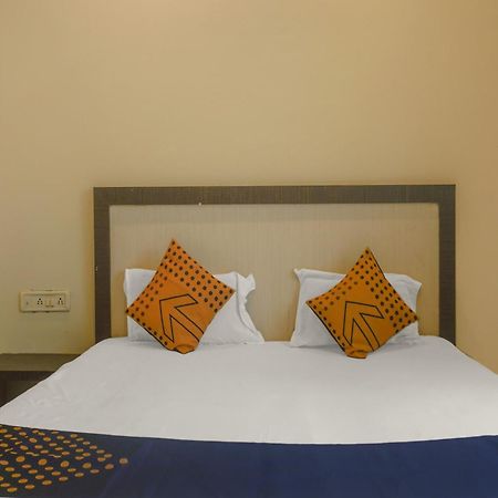 Hotel O Peacock Lodging Kharakvasla Esterno foto