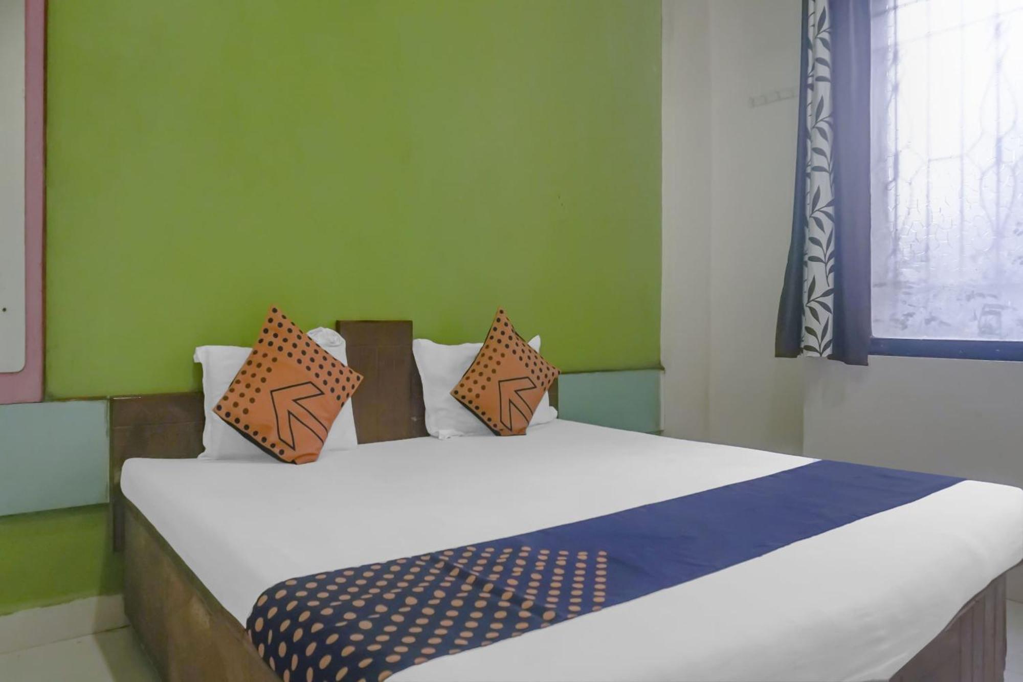 Hotel O Peacock Lodging Kharakvasla Esterno foto