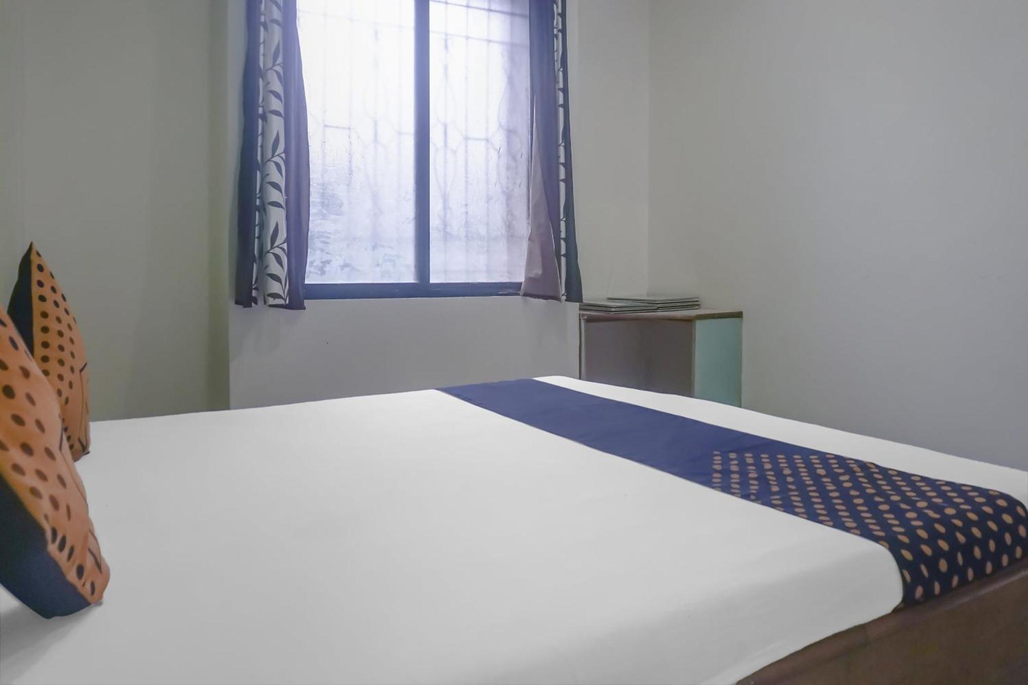 Hotel O Peacock Lodging Kharakvasla Esterno foto