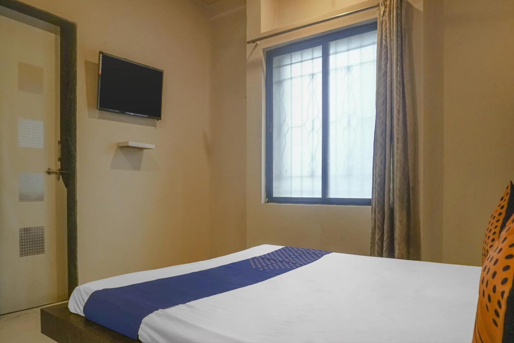 Hotel O Peacock Lodging Kharakvasla Esterno foto